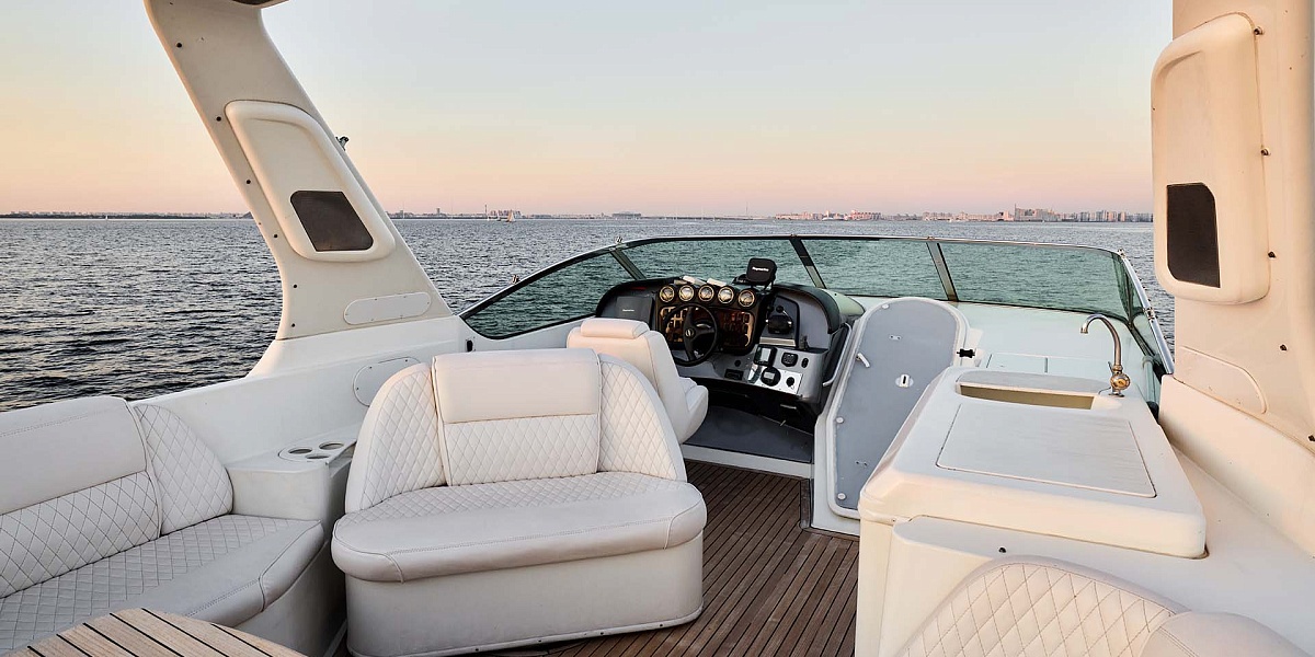 Аренда яхты Carver 60 Mila в Санкт-Петербурге